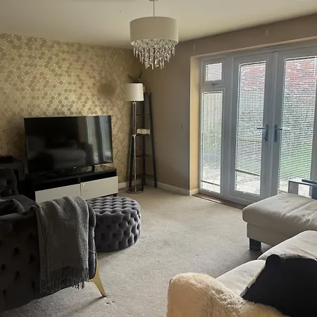 4bh Just Off M6 | Ideal For Contractors & Families Harraby